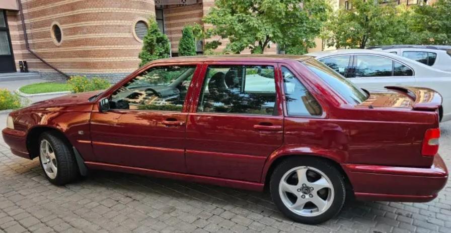 Откриха спортна кола Volvo от 1997 г. в идеално състояние СНИМКИ