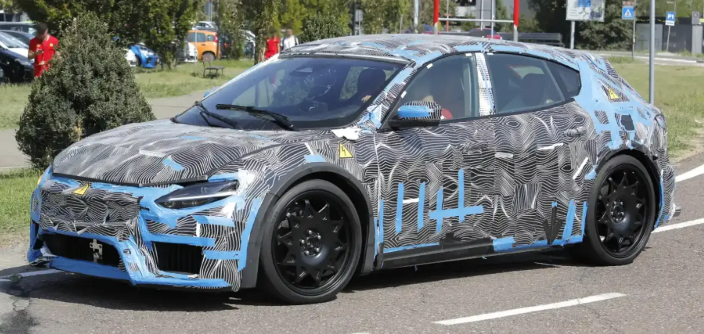 Ferrari тества първия си електрически автомобил: какво се знае за колата