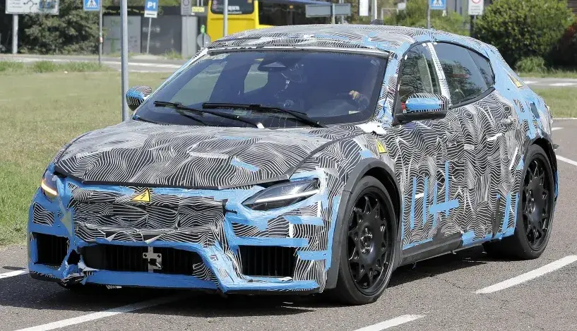 Ferrari тества първия си електрически автомобил: какво се знае за колата