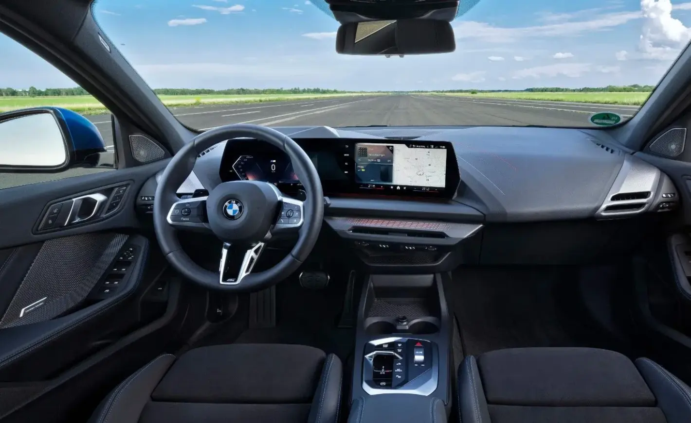 Най-достъпният модел на BMW показа дизайн на Kia СНИМКИ