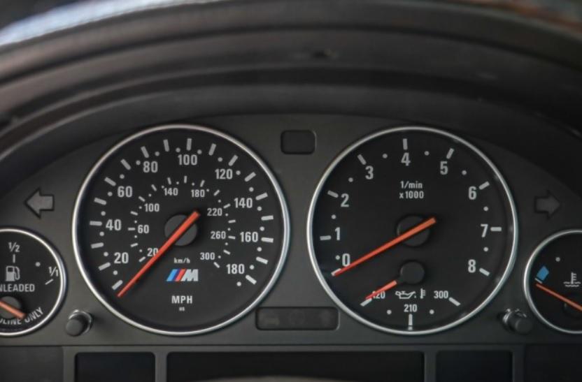 Пуснаха за продажба рядко BMW M5 E39 в перфектно състояние СНИМКИ