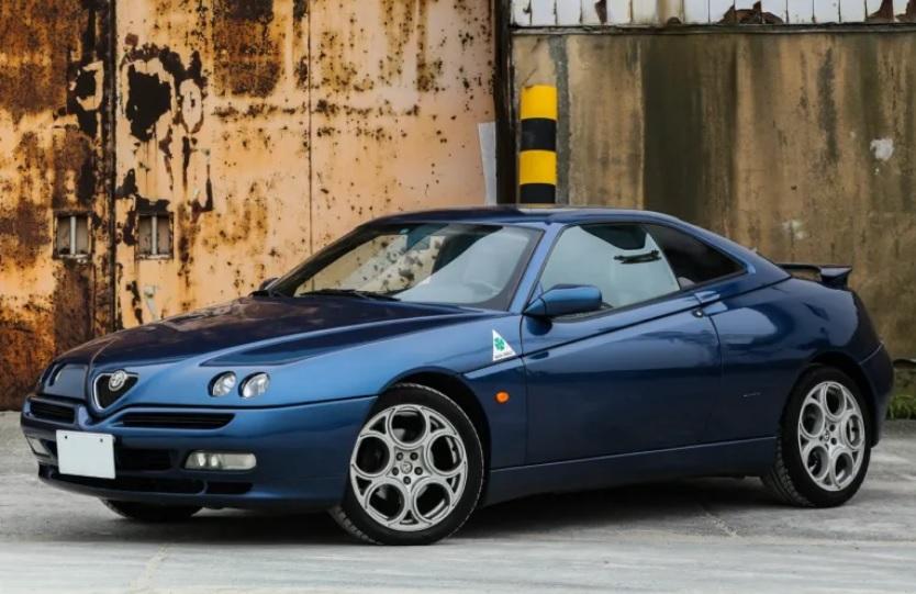 Какво представляваше Alfa Romeo GTV - една от най-красивите коли в света СНИМКИ