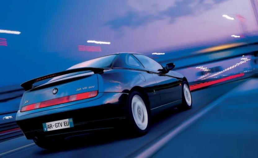 Какво представляваше Alfa Romeo GTV - една от най-красивите коли в света СНИМКИ