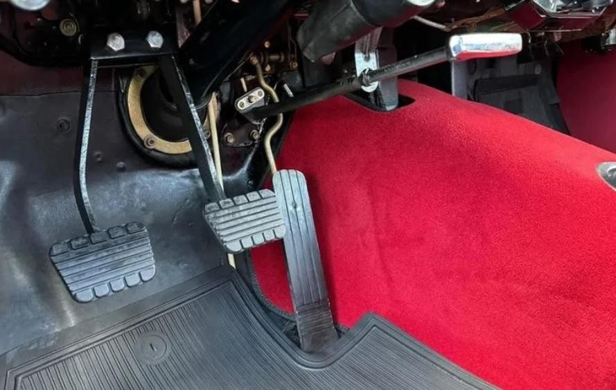 Вълк в овча кожа: Вижте какво представлява специалната Волга за КГБ СНИМКИ