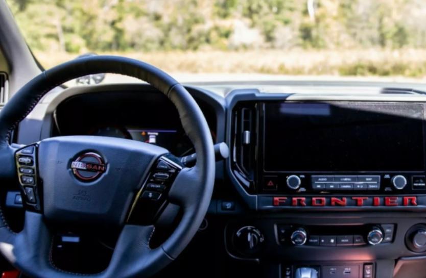Nissan показа пикап, който е с уникално оборудване за пътуване СНИМКИ