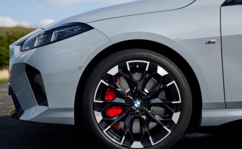 Показаха най-бюджетния седан BMW, мощен и с подобрено оборудване ВИДЕО