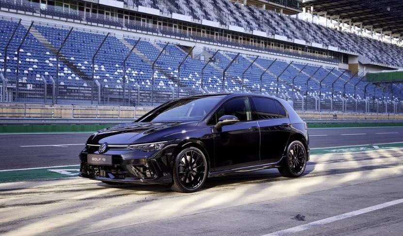 Ето какво представляват обновените Volkswagen Golf GTI и Golf R СНИМКИ
