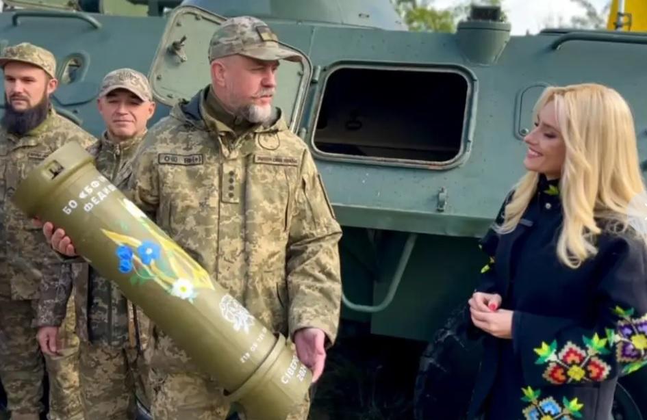 Певица предаде БТР на украинските сили, военната машина е като изпратените от България ВИДЕО
