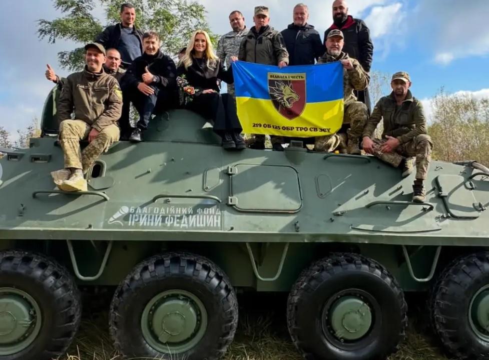 Певица предаде БТР на украинските сили, военната машина е като изпратените от България ВИДЕО