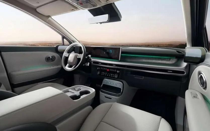 Hyundai показа новия си триредов електрически кросоувър СНИМКИ