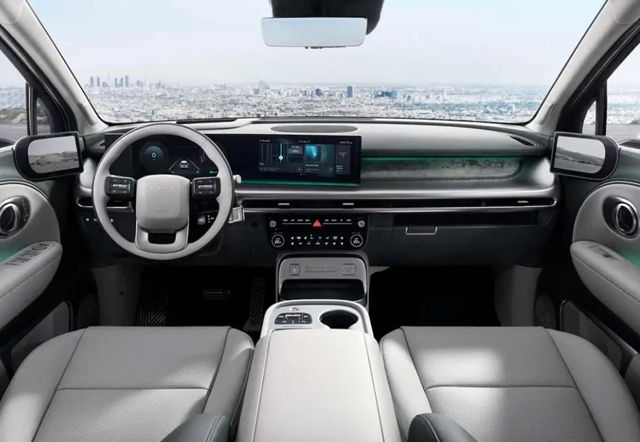 Hyundai показа новия си триредов електрически кросоувър СНИМКИ
