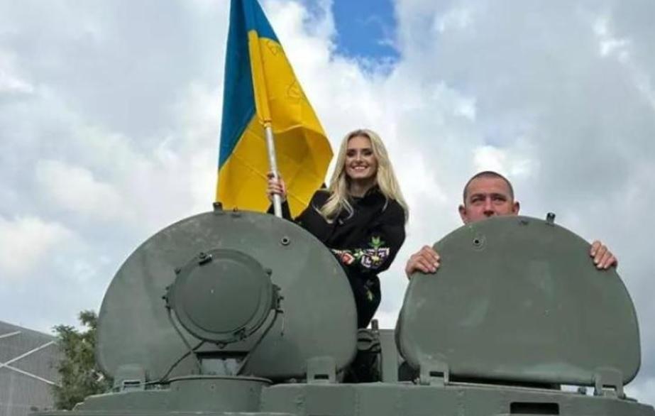 Певица предаде БТР на украинските сили, военната машина е като изпратените от България ВИДЕО