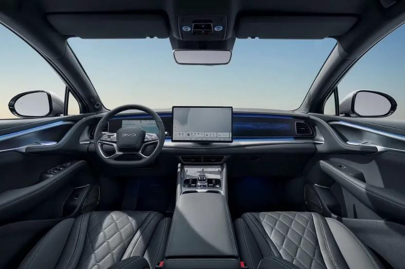 BYD показа новия си автомобил Sealion 07 в Европа СНИМКИ