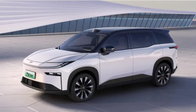 На пазара излиза бюджетен електрически автомобил Toyota СНИМКИ