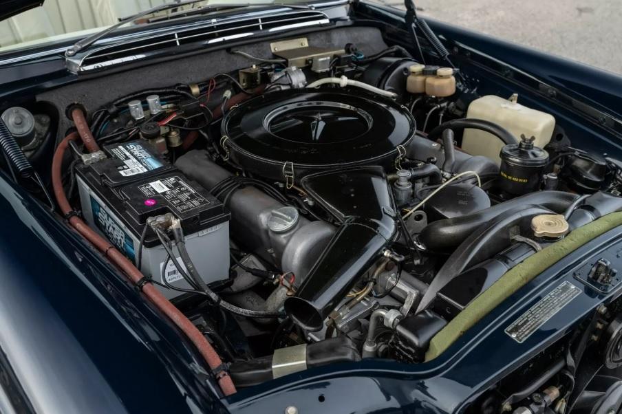 Показаха Mercedes от 1971 г.,  който сякаш сега е пуснат от завода СНИМКИ