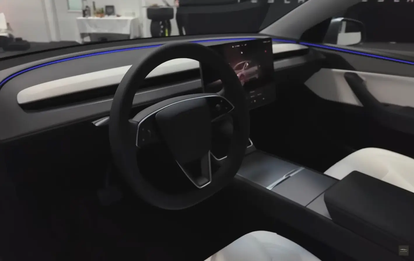 Дългоочакваният евтин кросоувър Tesla беше показан онлайн СНИМКИ