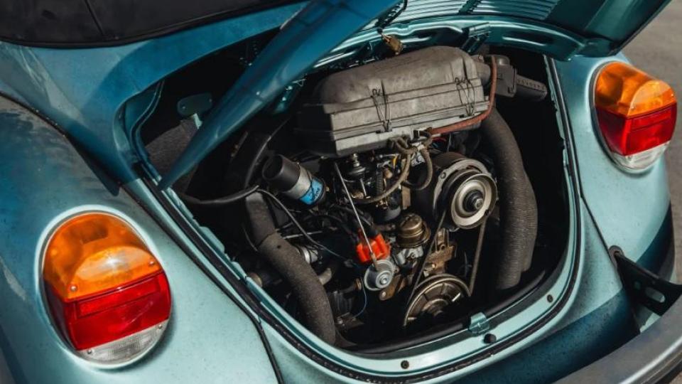 Намериха емблематичен Volkswagen, който представлява капсула на времето СНИМКИ