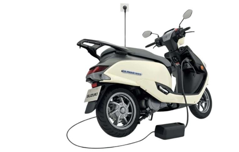 Suzuki показа нов електрически скутер на ниска цена СНИМКИ