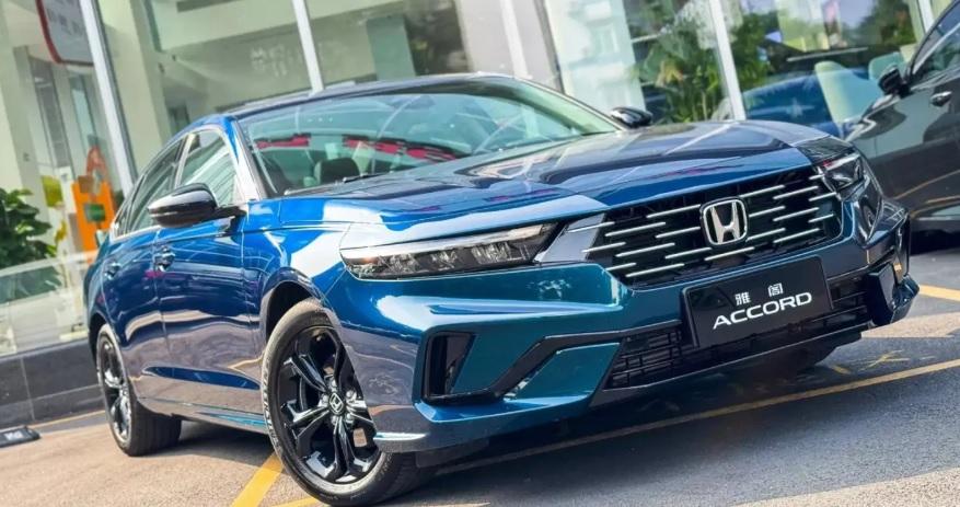 Показаха обновения Honda Accord, ето как изглежда и какво е оборудването СНИМКИ