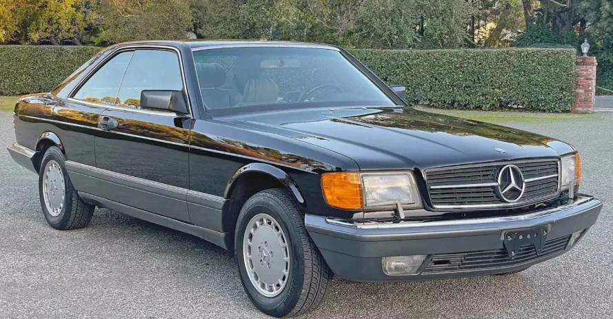 Намериха емблематичен Mercedes от 90-те в страхотно състояние ВИДЕО