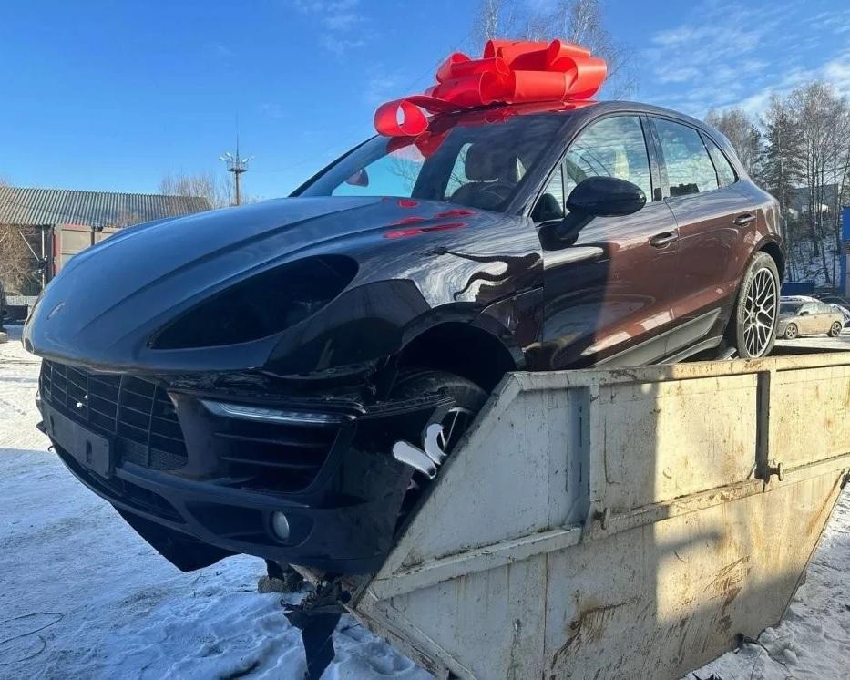 Съпруг подари Порше на жена си, но ето какво се случи СНИМКИ