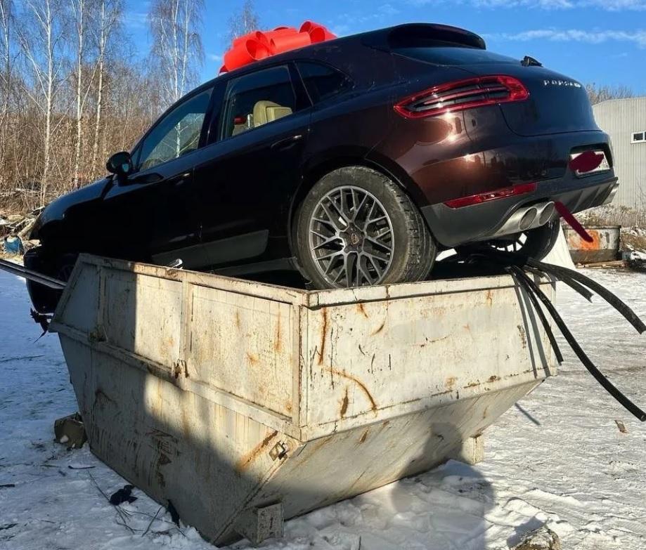 Съпруг подари Порше на жена си, но ето какво се случи СНИМКИ