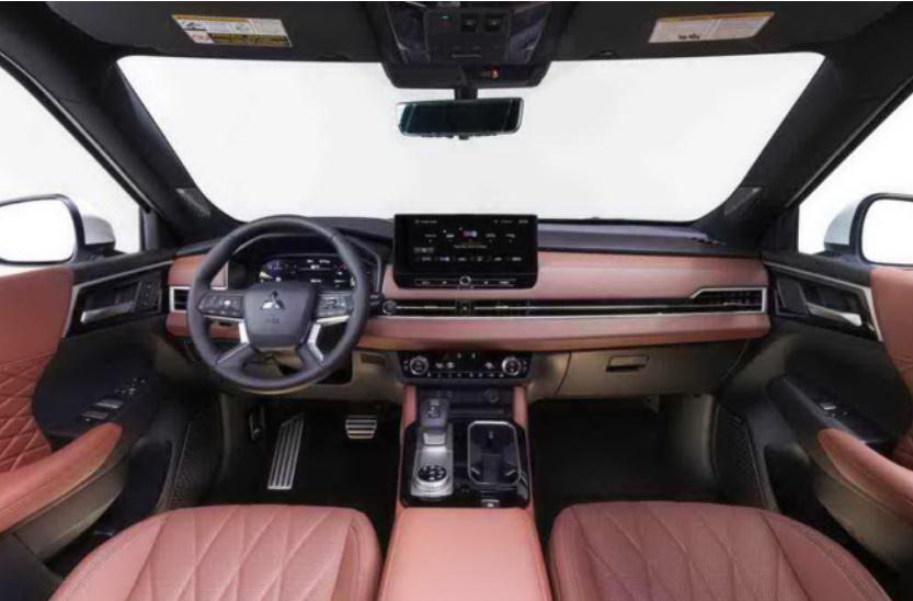 Mitsubishi представи обновения Outlander, а цената е... СНИМКИ