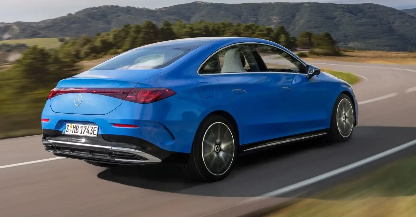 Експерти посочиха плюсовете и минусите на най-евтиния седан Mercedes