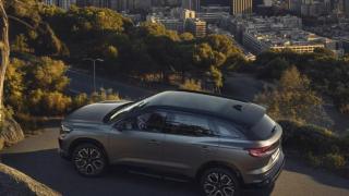 Показаха новия кросоувър Renault, ето какви са характеристиките СНИМКИ