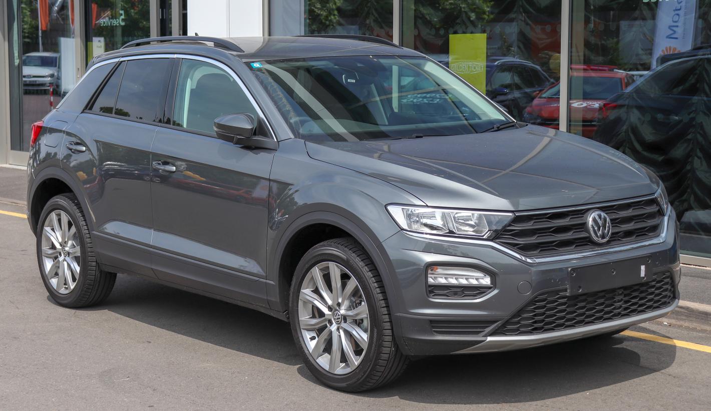 Volkswagen T-Roc - заслужава ли си като кола на старо