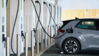 Volkswagen продаде повече електромобили от Tesla в Европа