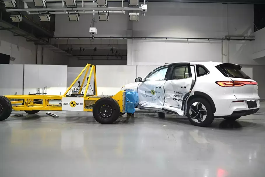 Тестваха колко е безопасен електрическия Geely EX5 по европейската методология