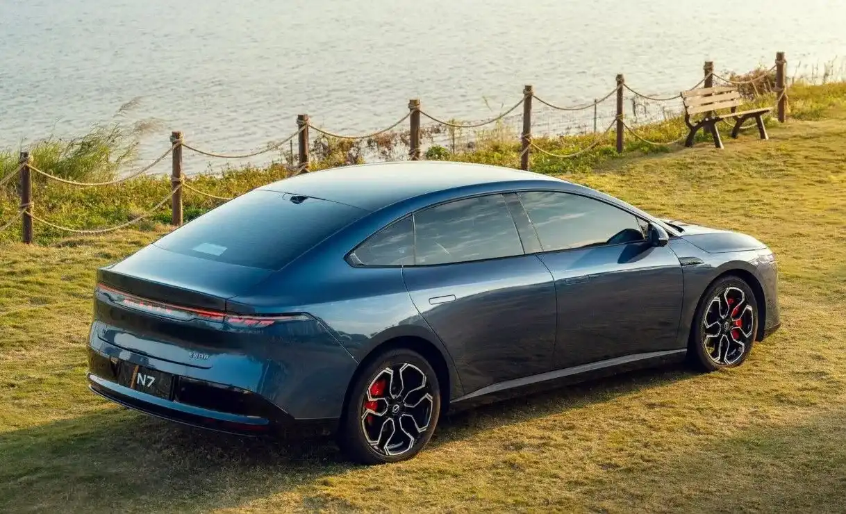 Nissan показа много евтин съперник на Tesla, цената е скандално ниска