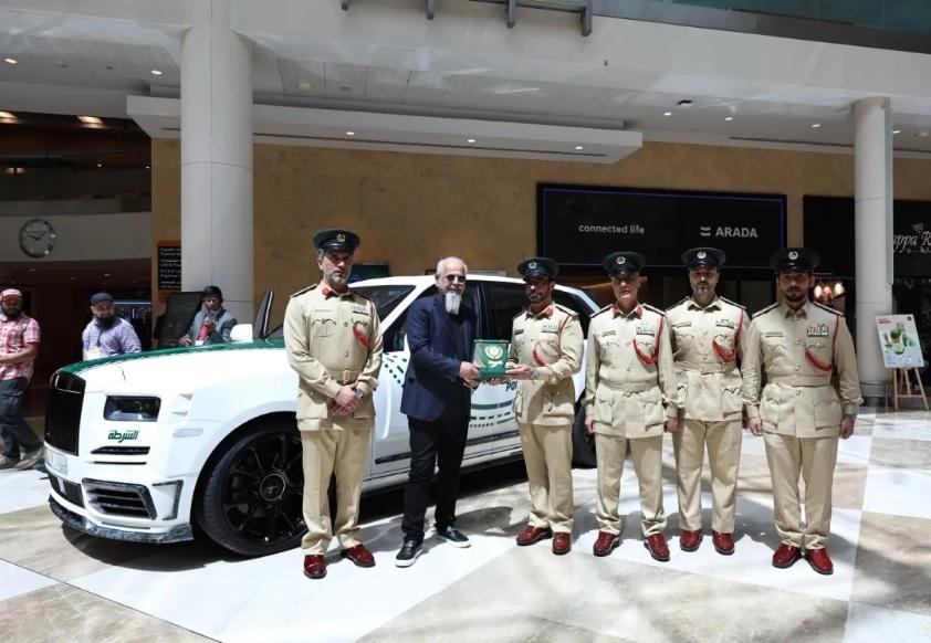 Не е за вярване: Полицаи ще карат чисто нов Rolls-Royce Cullinan с 610 к.с. СНИМКИ