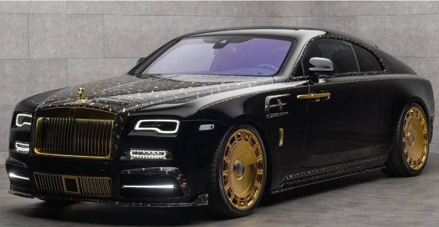 Показаха необичаен и ексклузивен Rolls-Royce, щедро украсен със злато СНИМКИ