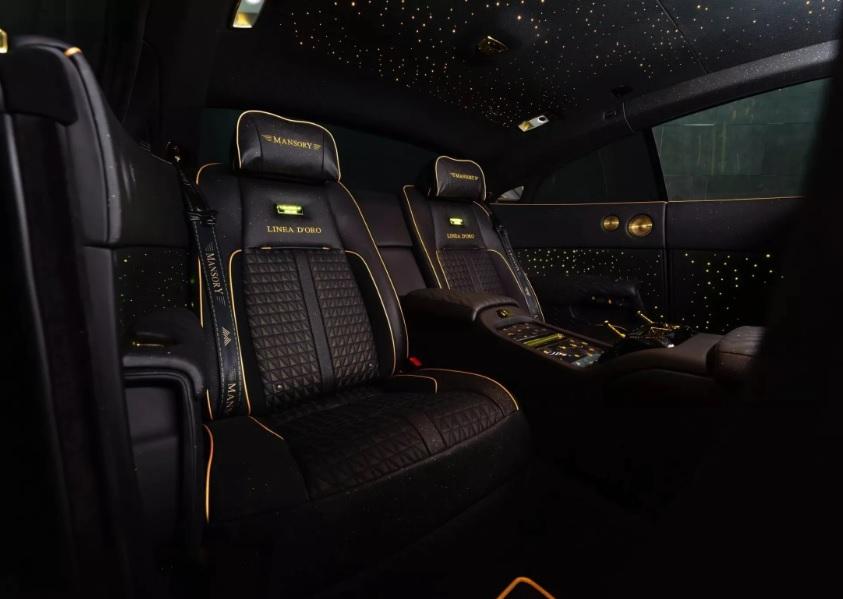 Показаха необичаен и ексклузивен Rolls-Royce, щедро украсен със злато СНИМКИ