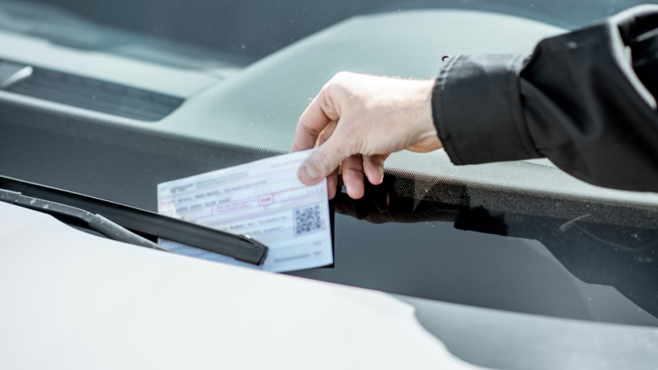 Шофьорът и закона: Глоби, нарушения и какво да правите – въпроси и отговори