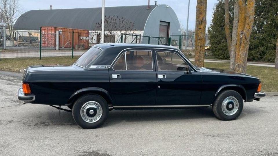 Пуснаха за продажба Волга, произведена специално за КГБ СНИМКИ
