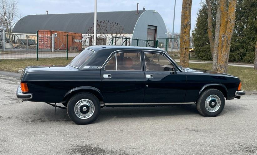 Пуснаха за продажба Волга, произведена специално за КГБ СНИМКИ