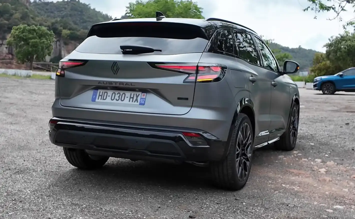 Renault показа подробно новият съперник на RAV4 и Kia Sportage