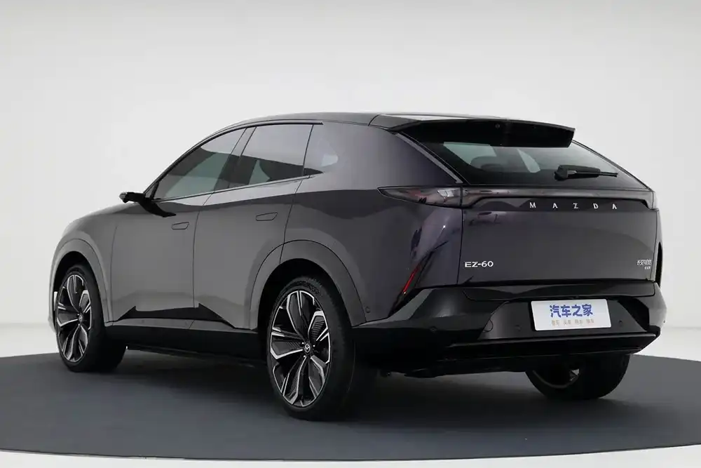 Най-новата Mazda EZ-60 „взриви“ прегрятия китайски пазар