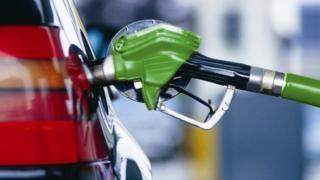 Защо доливането на гориво в резервоара може да доведе до скъпи ремонти