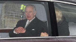 Стана ясно какъв автомобил си поръча крал Чарлз Снимки