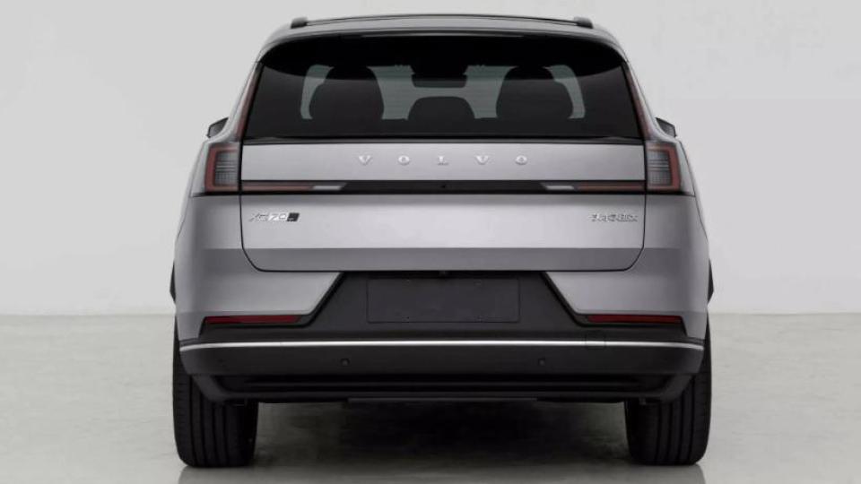 Голяма промяна: Показаха новото Volvo XC70 преди представянето Снимки