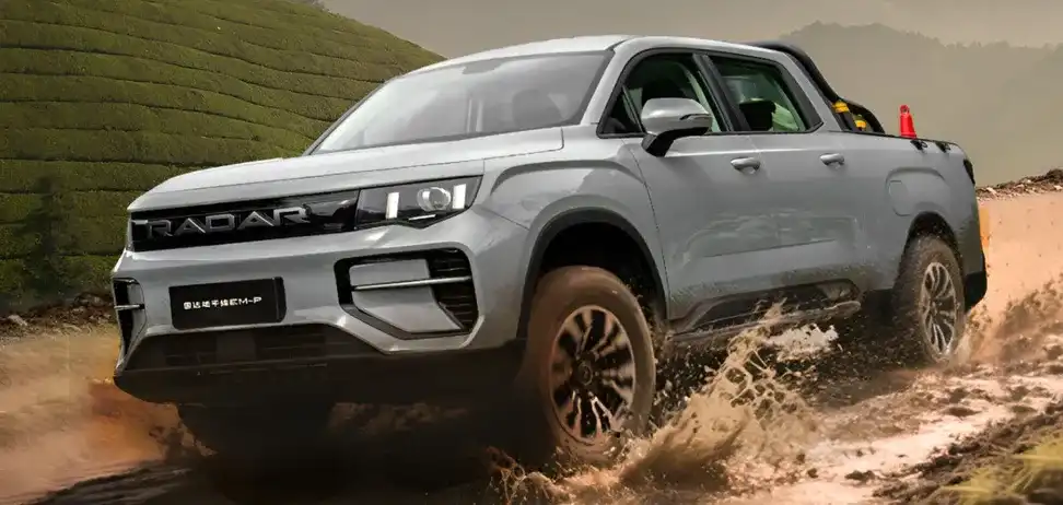 Китайците създадоха огромен SUV на цената на Duster