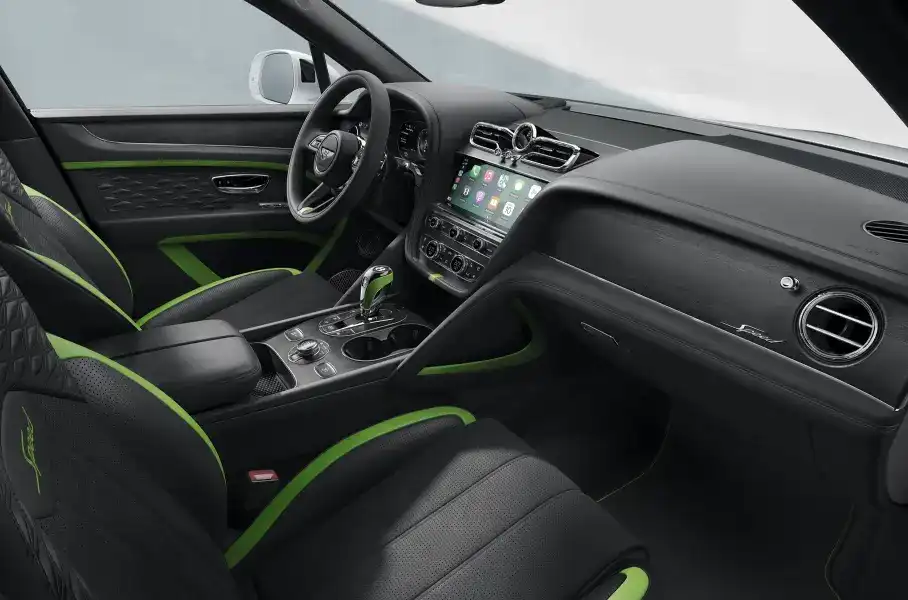 Bentley представи най-мощния си кросоувър Снимки