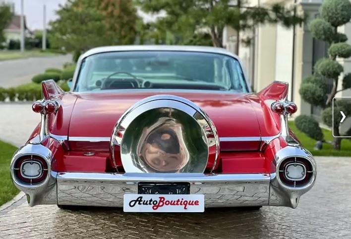 "Звезда" на своята епоха: Продава се един от най-известните модели Cadillac Снимки