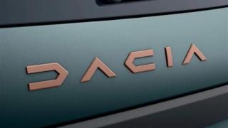 За първи път: Автошпиони заснеха новия Dacia Logan Снимки