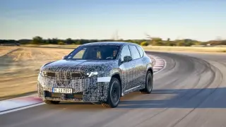 Край на цяла ера! BMW учи колите си да включват мигачите автоматично