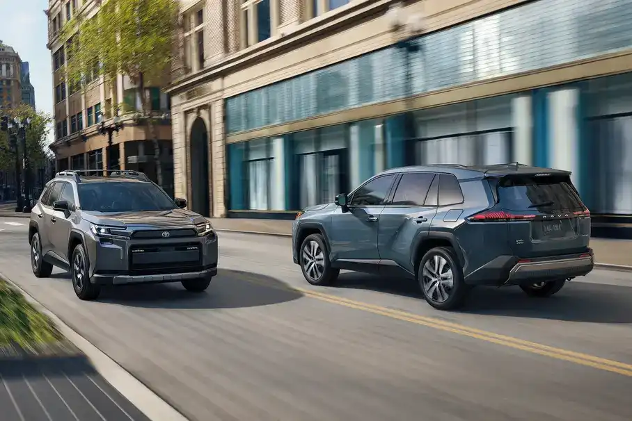 Toyota изненада автомобилния свят с решение за разработването на новите RAV4 и Highlander